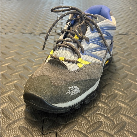 The North Face Heel Cradle PRO Women’s Hiking Shoes Vibram sole Size 8.5 - Picture 2 of 10